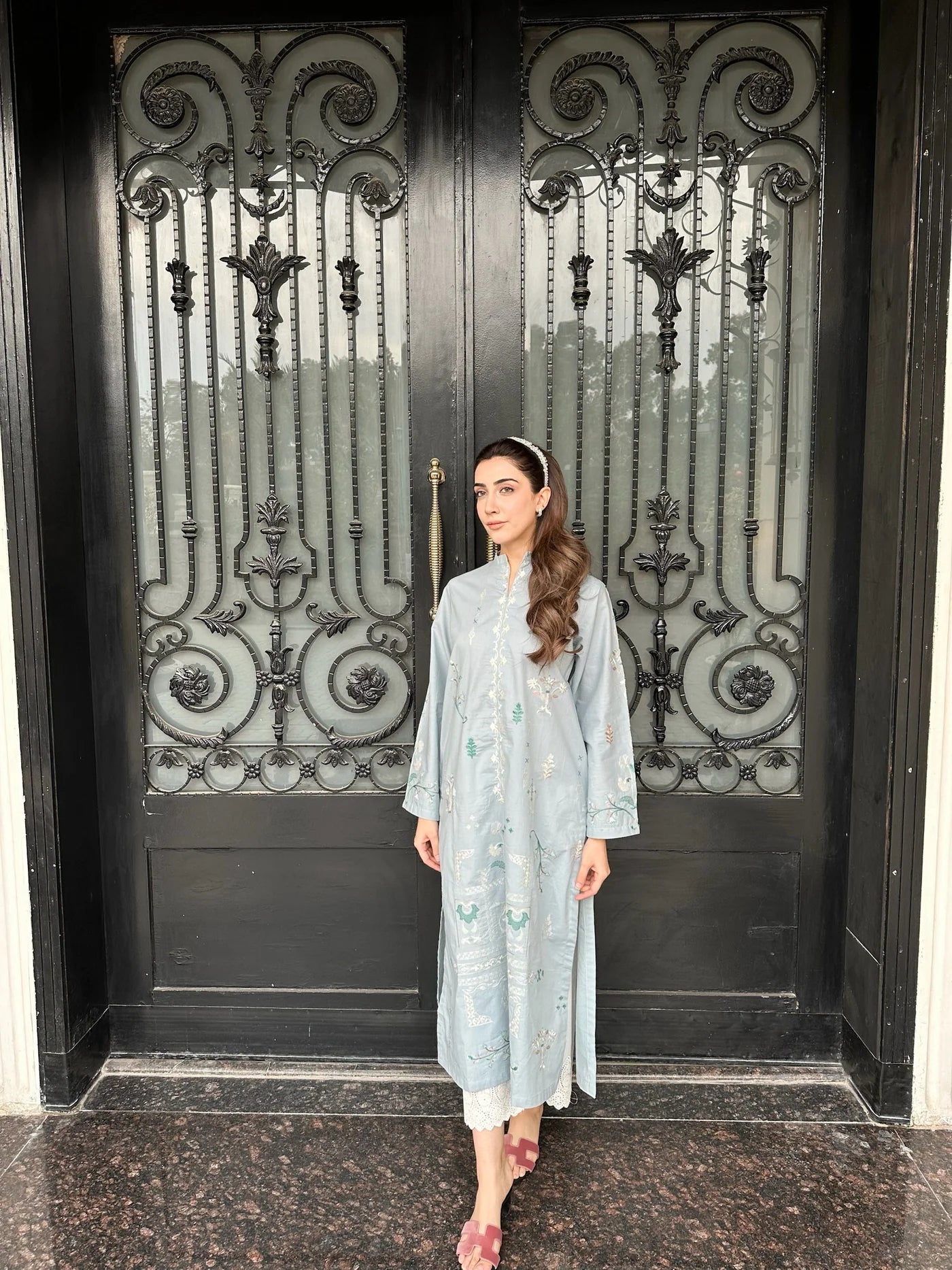 Nuri Pakistani kurta set (Dupatta Complimentary)