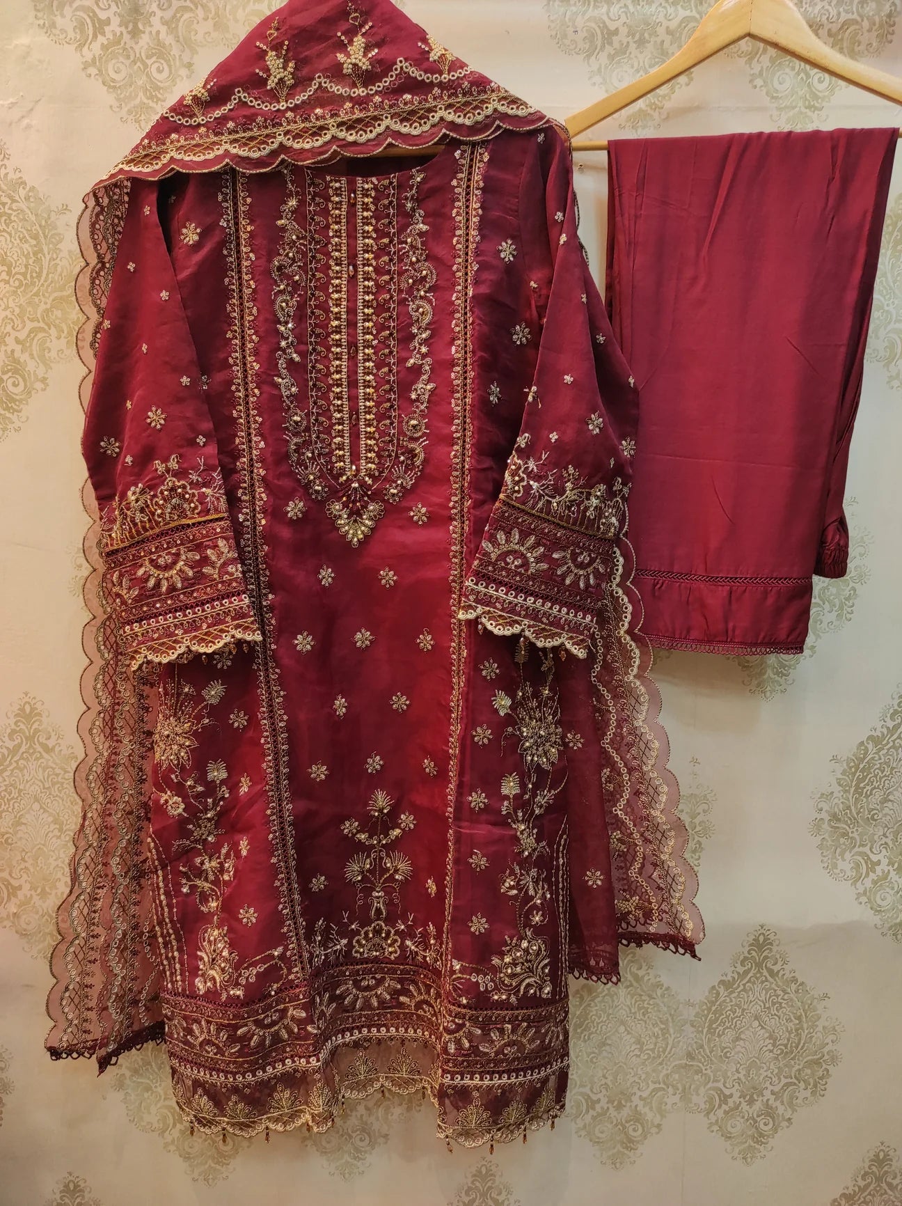 Nihaayat 3 piece suit