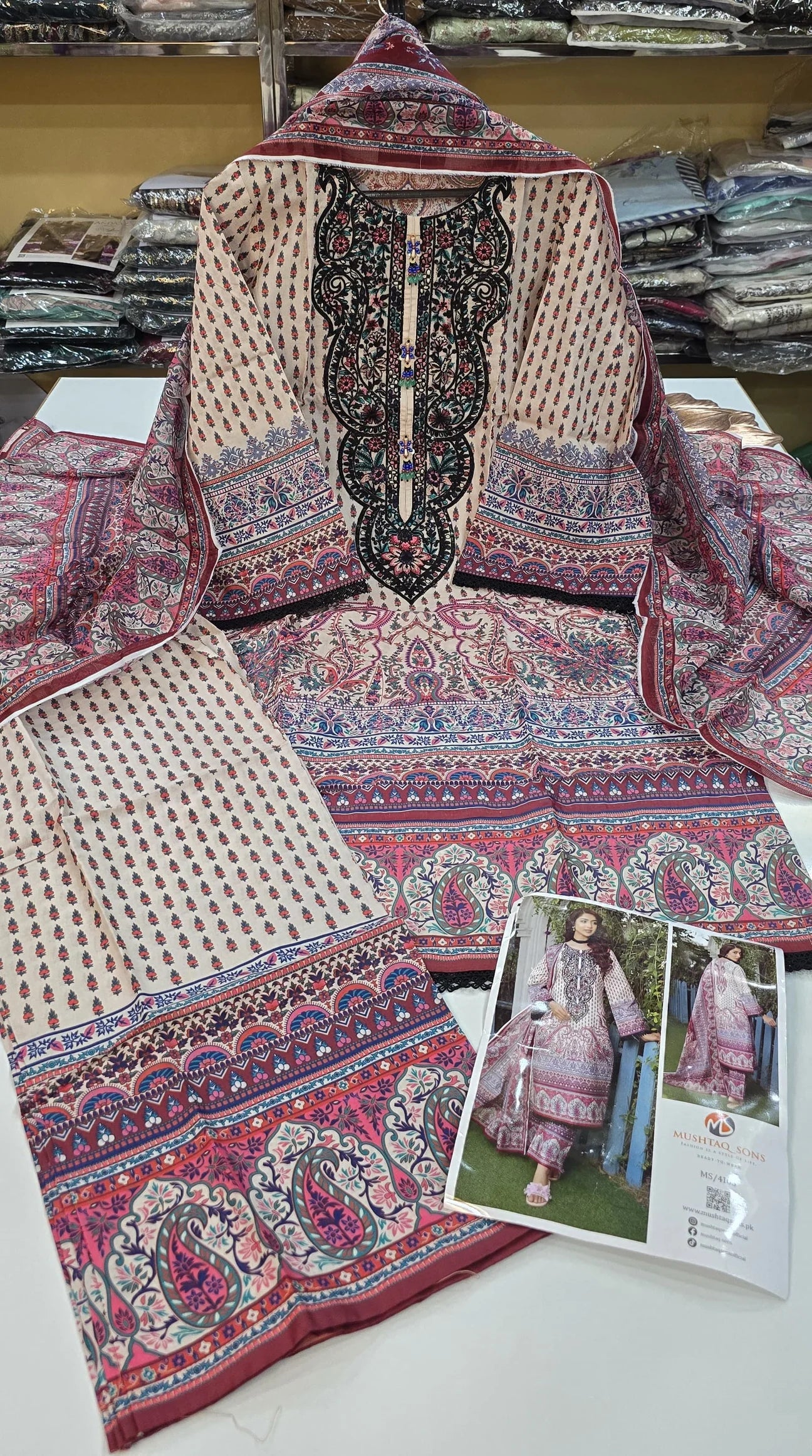 3 Lawn piece suit